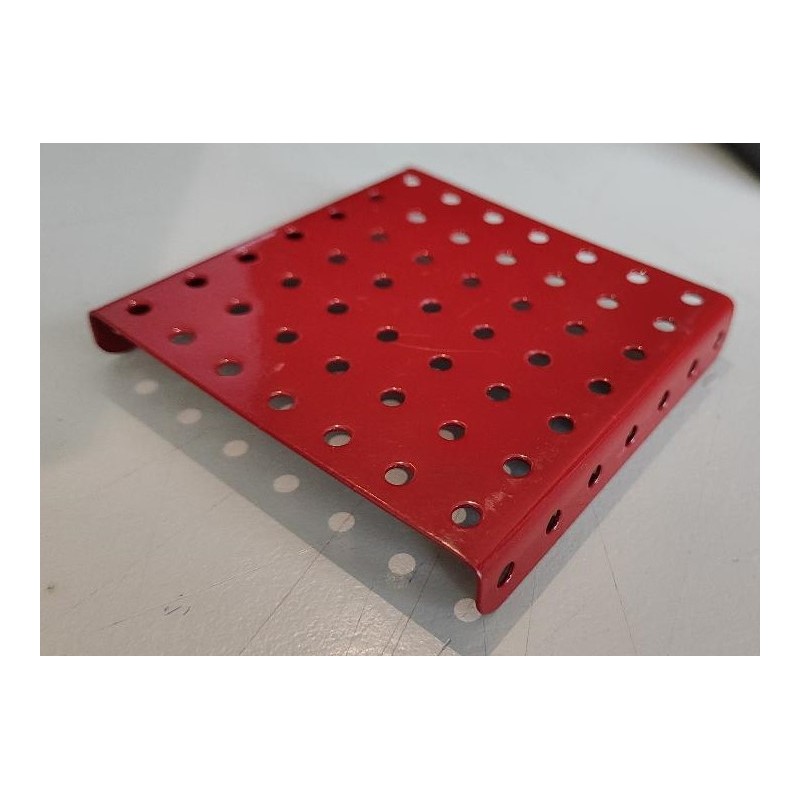 Plaque à rebord Meccano 7 x 7 trous rouge