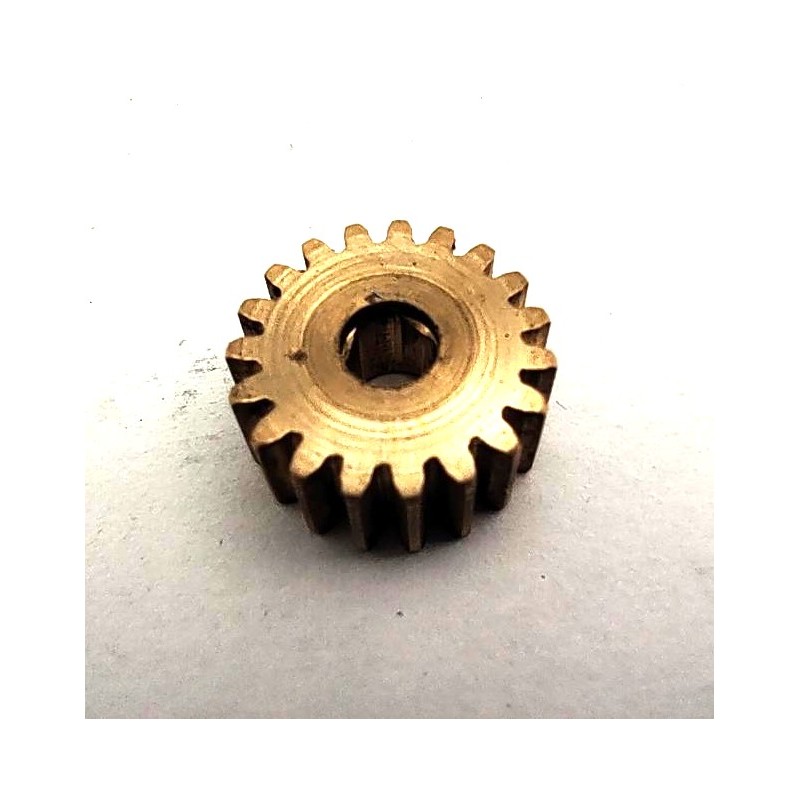Pignon 19 dents Meccano en laiton pour axe 3 pans
