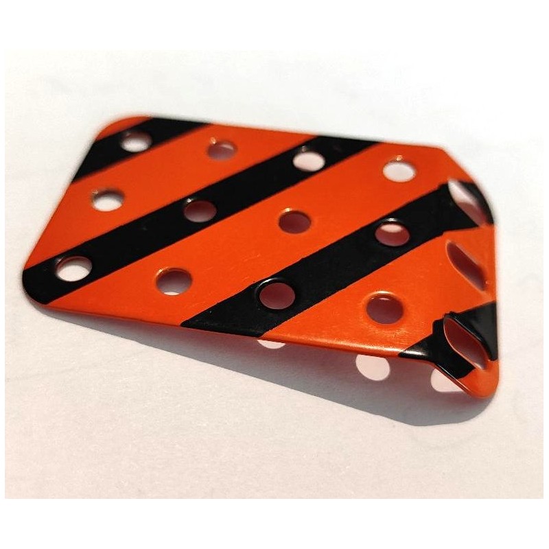 Plaque rigide Meccano 5 x 3 trous à 135° rouge et noir