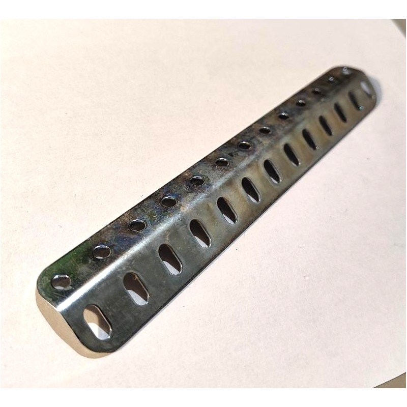 Cornière Meccano à 135° 13 trous zinguée