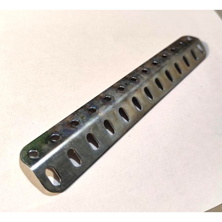 Cornière Meccano à 135° 13 trous zinguée