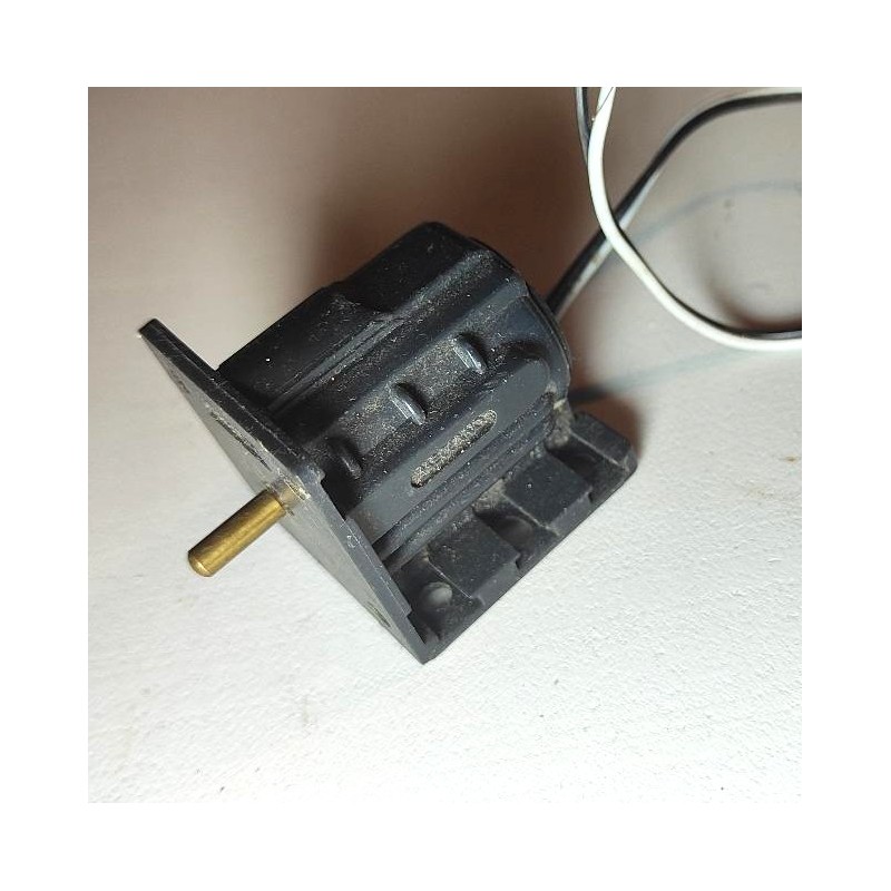 Moteur Meccano 3-6 volts noir axe rond