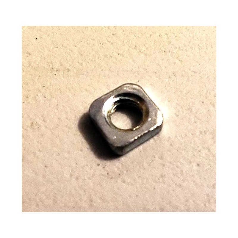 Écrou Meccano métal blanc angles adoucis