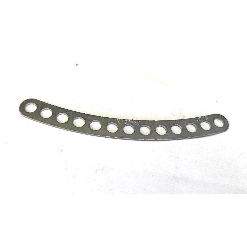 Bande incurvée étroite double perforation 13 trous zinguée